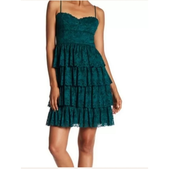 MARINA Dresses & Skirts - MARINA Green Dress w/ Lace Detail